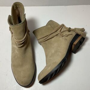 Sorel Farah Suede Ankle Boots in Camel Tan